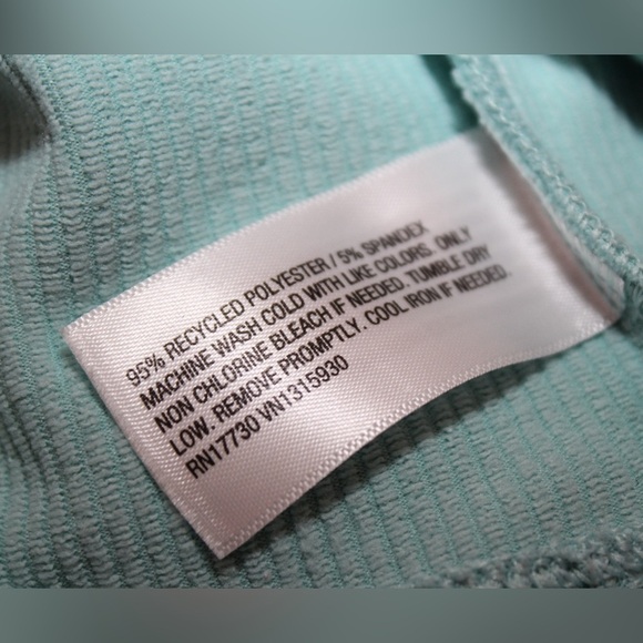 Wild Fable Women’s Large Ribbed Crop Top - Picture 2 of 3